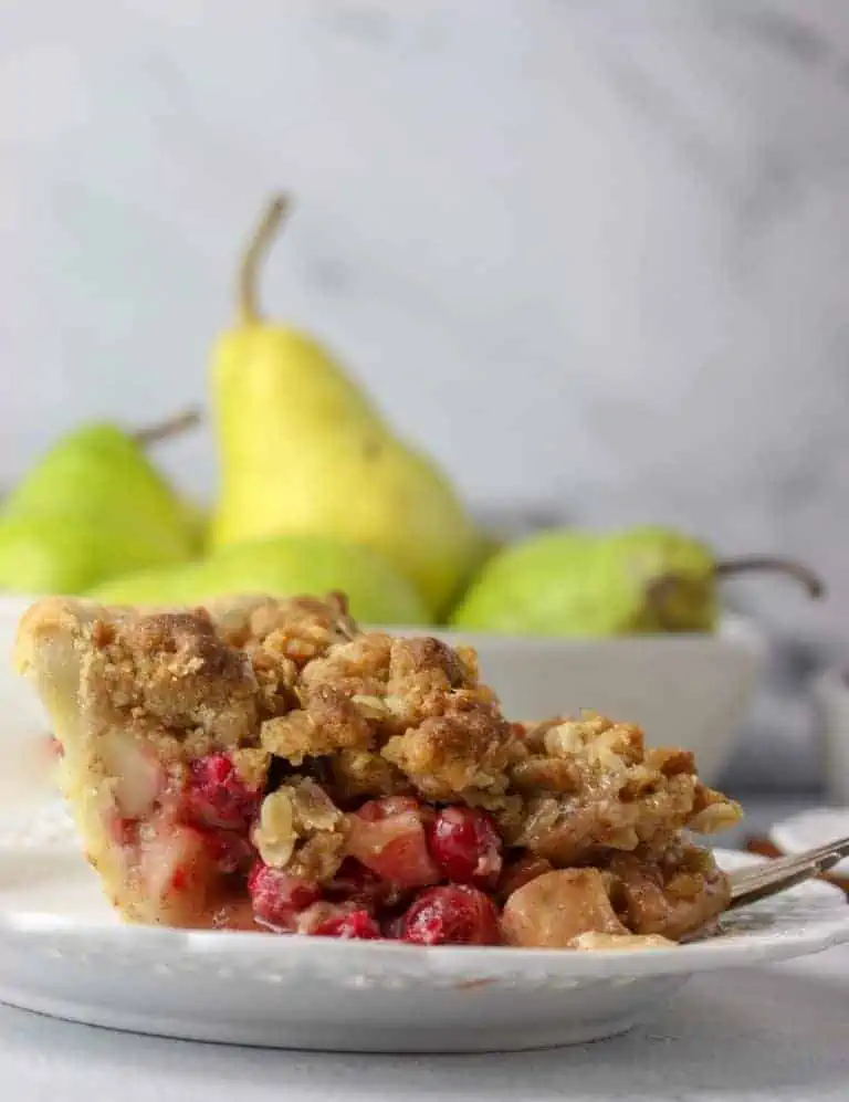 Pear Cranberry Crumble Pie