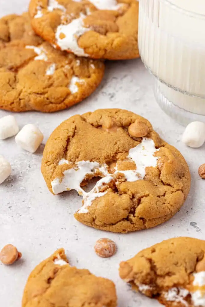 fluffernutter cookie pulled apart