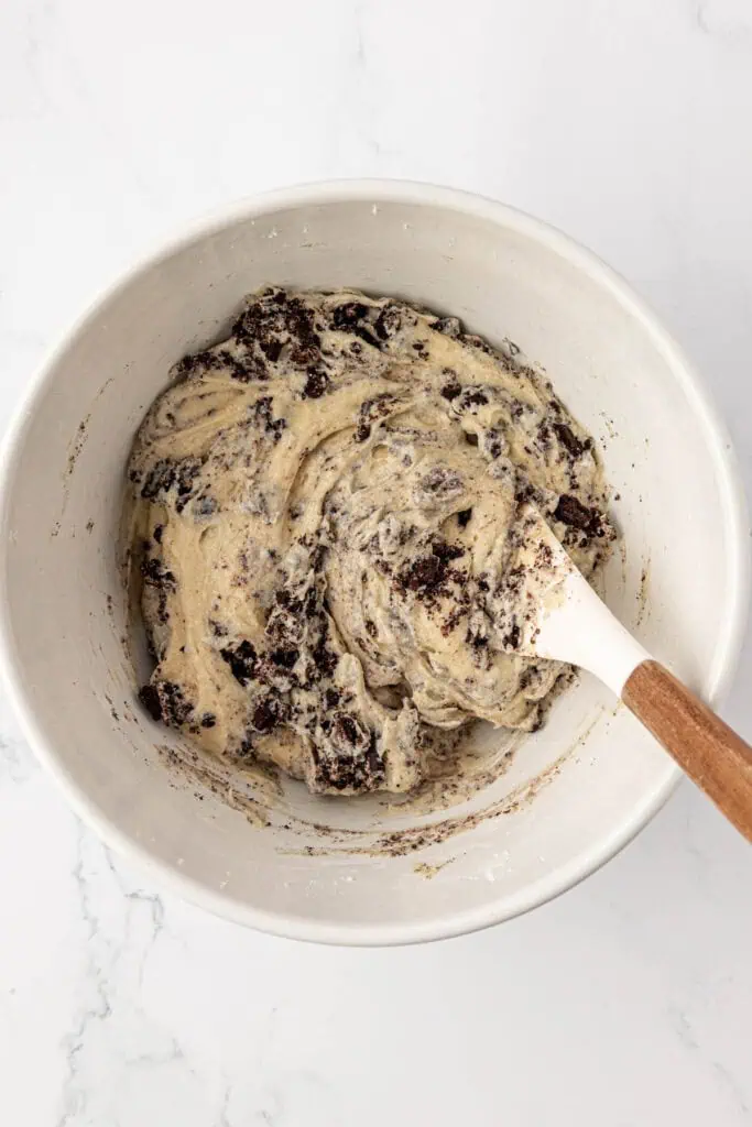 bowl of Oreo cupcake battr