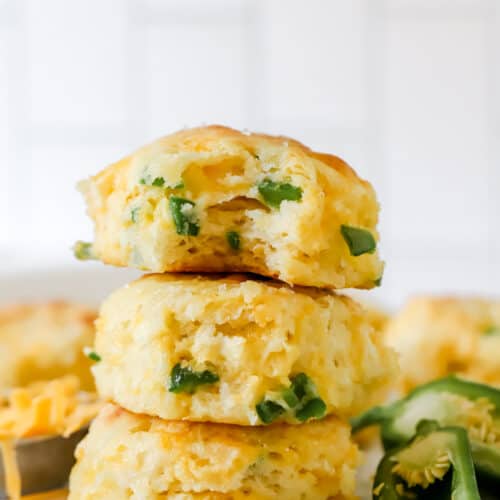 Cheddar Jalapeno Biscuits (Quick and Easy!)