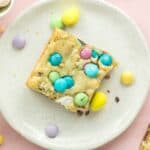 easter blondie on a plate