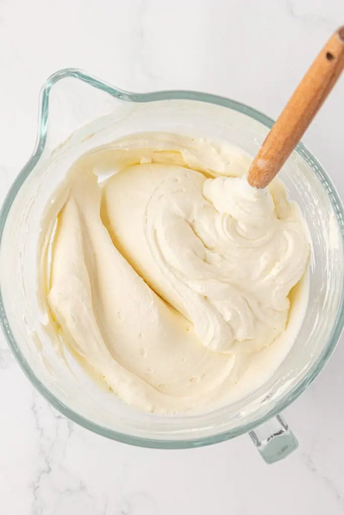 whipped cream folded into chantilly cake frosting mixture