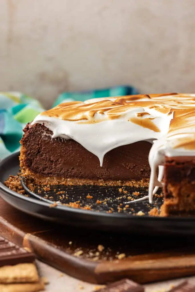 cutaway view of a smores cheesecake