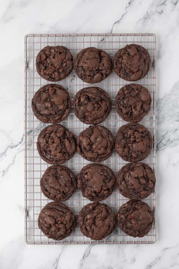 baked cookies on a wire rack