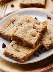 a plate of congo bars