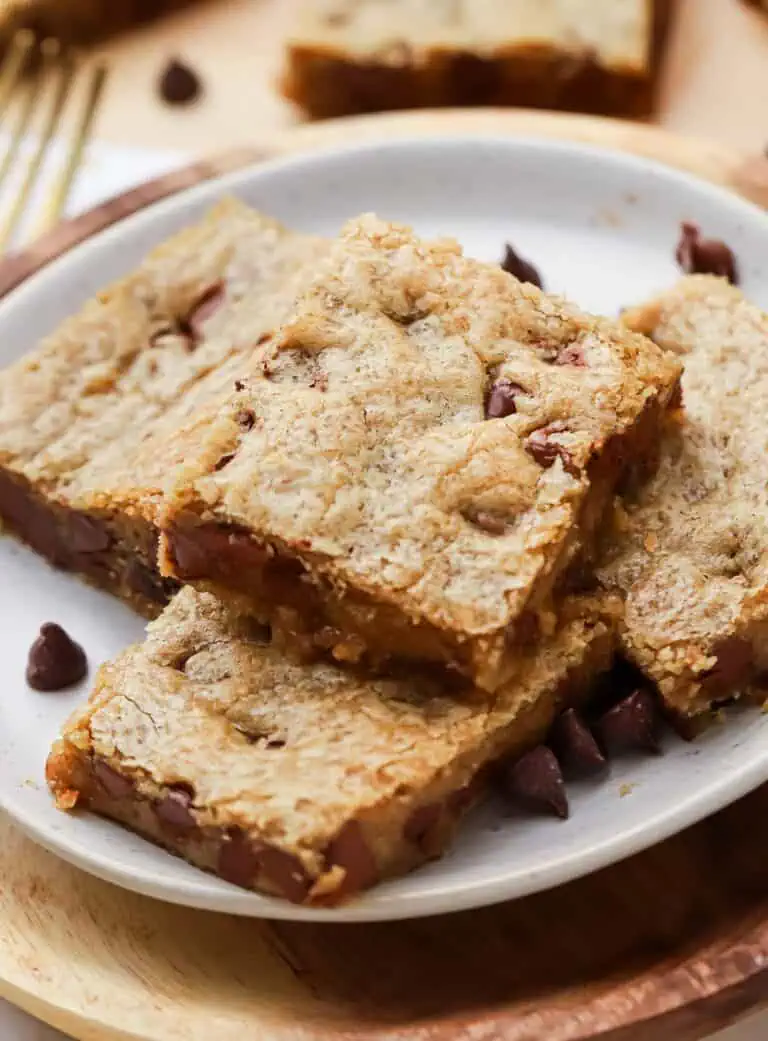 a plate of congo bars